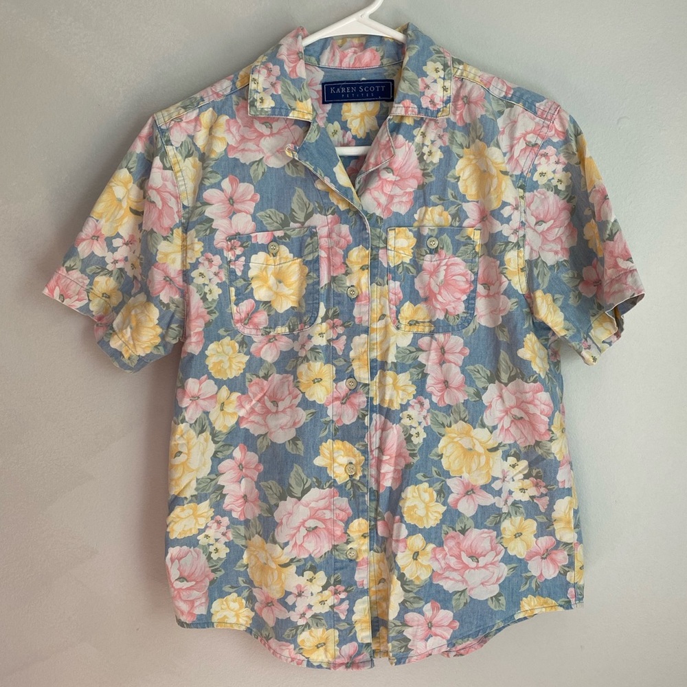 Vintage Karen Scott Women's Floral soft denim Button Down Shirt Cottagecore
